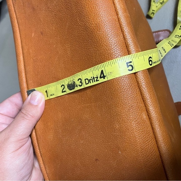 Mark & Graham honey leather bag large shoulder bag - Picture 16 of 16